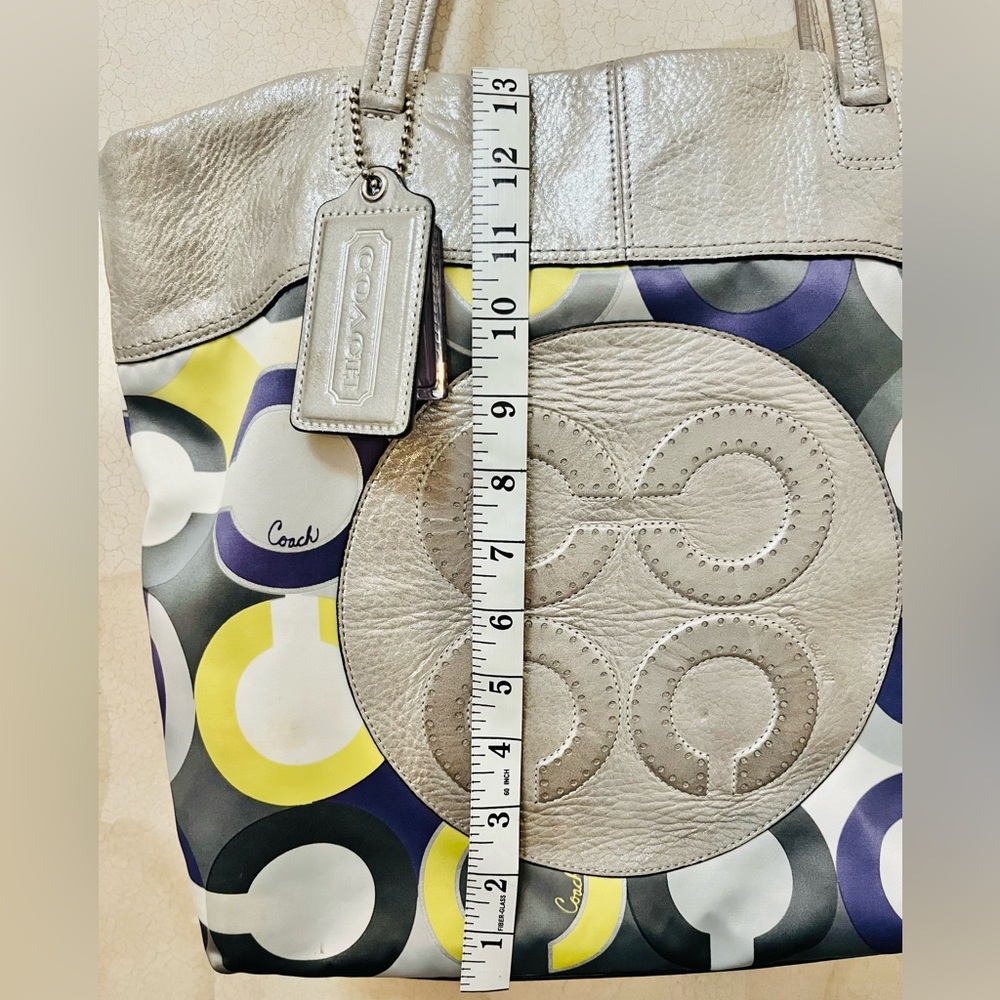 Coach Handbag - Picture 4 of 10